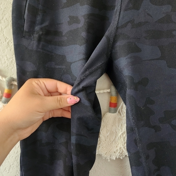 Alphalete Blue Camo Tappered Joggers Comfort Run Lounge Mens S - Picture 7 of 12